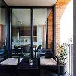 Luxury Apt. Near River & Parking