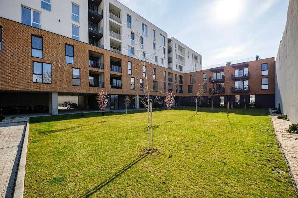 Luxury Apt. Near River & Parking Apartment Timişoara