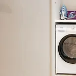 Luxury Apt. Near River & Parking